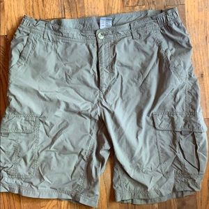 Men’s Columbia Shorts.